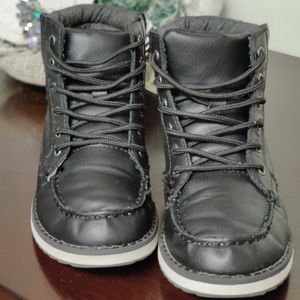 Boy boots